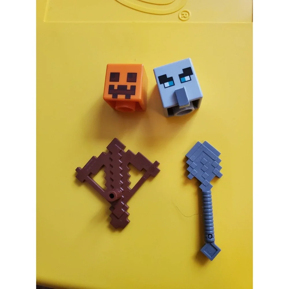 LEGO Minecraft Weapons And Heads Lot Of 6 - Picture 2 of 4